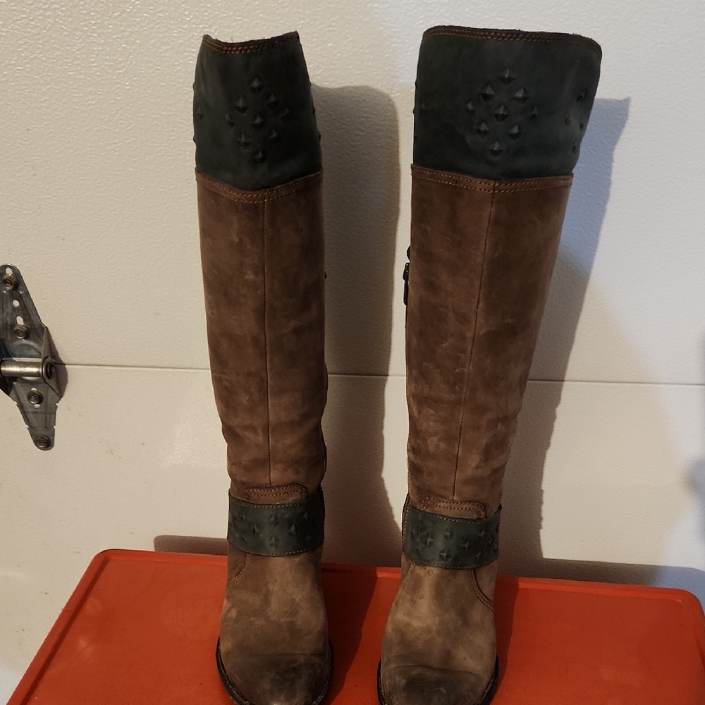 Born Knee High Boots Sz. 8.5